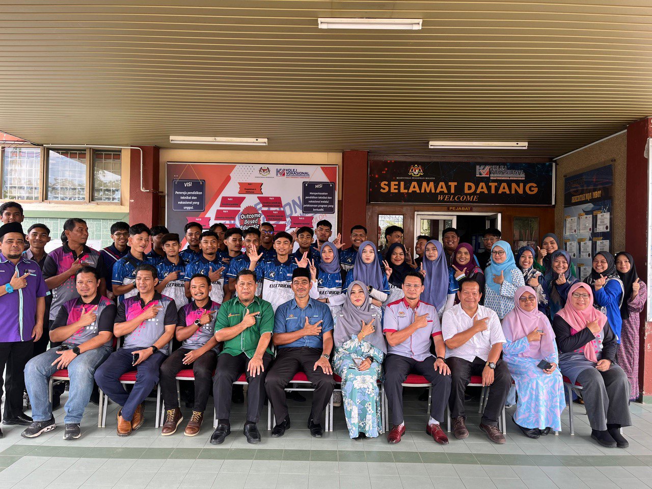 Lawatan Perkongsian Ilmu Bersama Kolej Vokasional Kuantan dan Kolej Vokasional Sungai Buloh (Program Teknologi Elektrik)